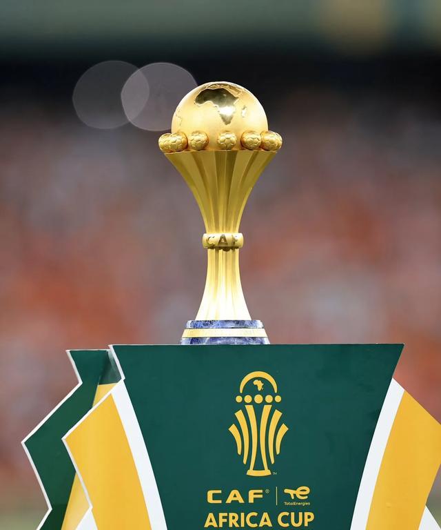 博主：此前确定不再续约的古加将于明日凌晨携家人返回葡萄牙（据博主消息，已确定不续约的古加将于明日凌晨与家人启程回葡萄牙）