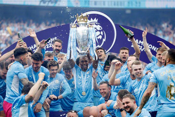 小贾巴里的篮球天赋与影响力（小贾巴里的球场才华与影响力）