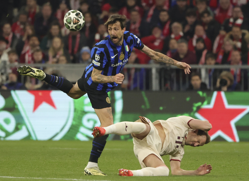 阿劳霍抵达巴萨总部即将续约 新合同2031年到期（阿劳霍现身巴萨总部敲定续约 新约至2031年）