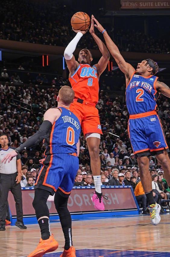 记者：凯恩已决定不在明夏激活解约条款，双方计划续约（凯恩决定明夏不触发解约条款，双方将推进续约）