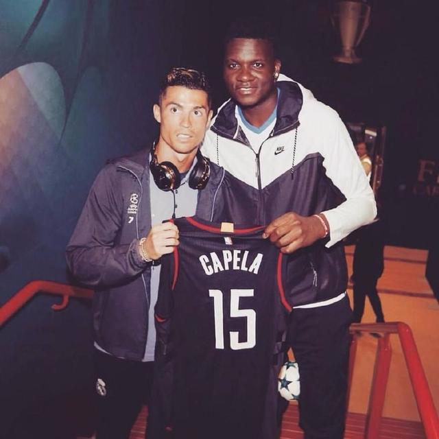 荷兰客场1-1波兰，德佩、卡明斯基破门，莱万送助攻（荷兰客场1-1战平波兰：德佩、卡明斯基进球，莱万送出助攻）