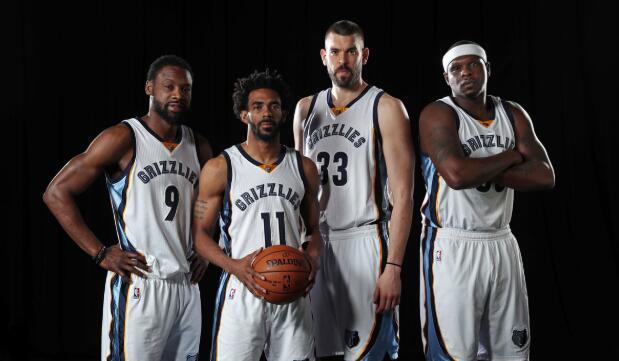 中超俱乐部财政状况恢复中（中超俱乐部财务逐步复苏）