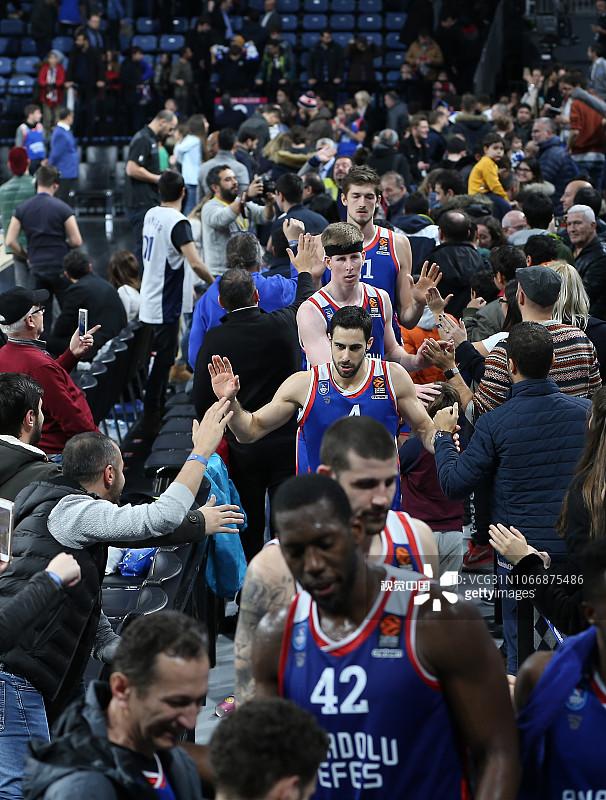 拉波尔塔：诺坎普今年底前能达到6万容量，预计明年年底拉满（拉波尔塔：诺坎普今年底将开放至6万座位，预计明年年底实现满负荷）