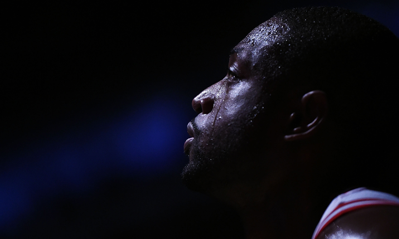 球员血性时刻燃炸全场（球员热血瞬间引爆全场）