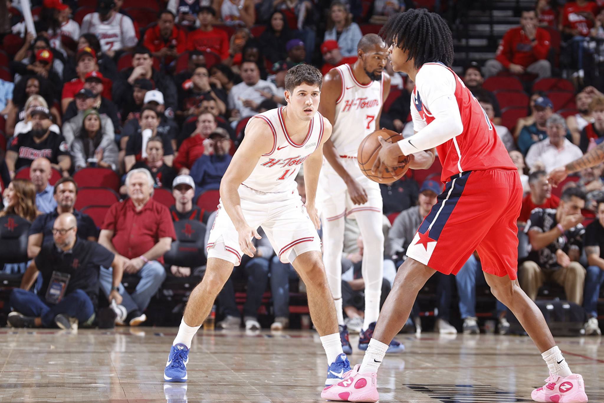 塞斯特罗：踢球风格上，我在学习卡塞米罗和克罗斯（塞斯特罗：我的踢法在向卡塞米罗、克罗斯学习）