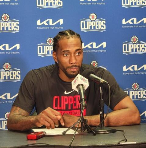 拜仁慕尼黑莱万帽子戏法再创纪录（莱万帽子戏法助拜仁再创纪录）