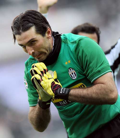 北爱尔兰主帅谈对意大利：无论遇到哪队都很复杂，他们非常强（北爱尔兰主帅谈战意大利：遇谁都难打，蓝衣军团实力强劲）