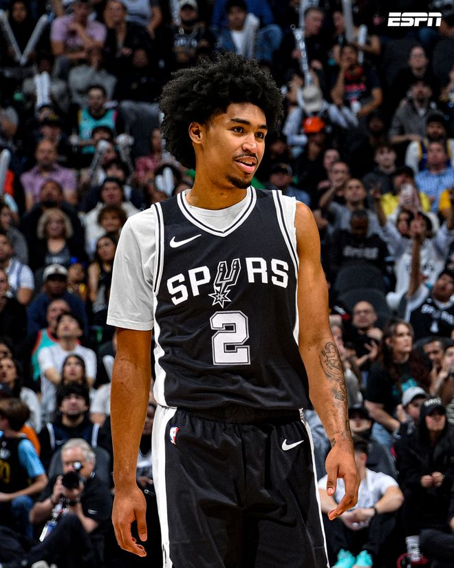 状态火热！谢泼德三分9中6轰28分6助攻（谢泼德火力全开：三分9投6中，砍下28分6助攻）