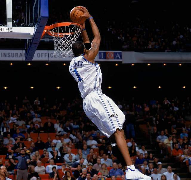 媒体面前情绪爆发，萨拉赫与利物浦会否重走C罗与曼联老路？（镜头前情绪失控，萨拉赫与利物浦会重演C罗与曼联的结局吗？）