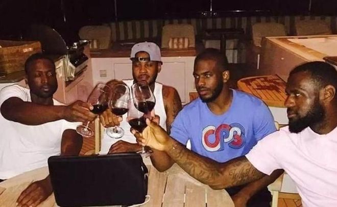 尤文vs佛罗伦萨首发：法乔利战旧主，DV9、麦肯尼先发（尤文战佛罗伦萨首发公布：法乔利对阵旧主，弗拉霍维奇与麦肯尼首发）